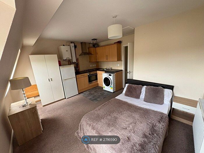 Studio To Rent In Kimberworth Road, Rotherham, S61