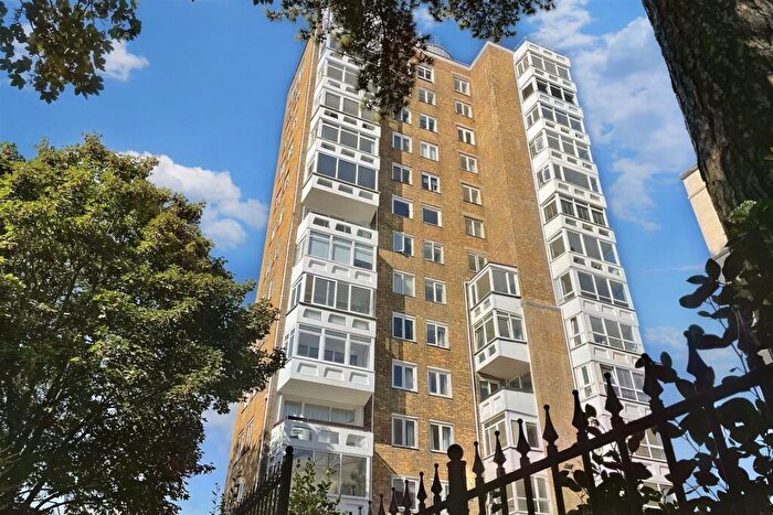 2 Bedroom Flat For Sale In Bournemouth, BH2
