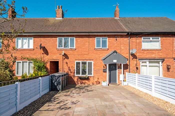 3 Bedroom Terraced House For Sale In Wedderburn Avenue, Harrogate, HG2