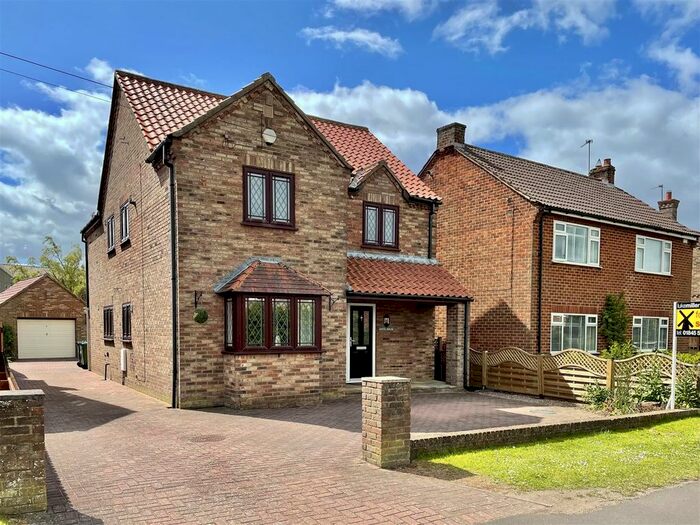 4 Bedroom Detached House For Sale In Carlton Miniott, Thirsk, YO7