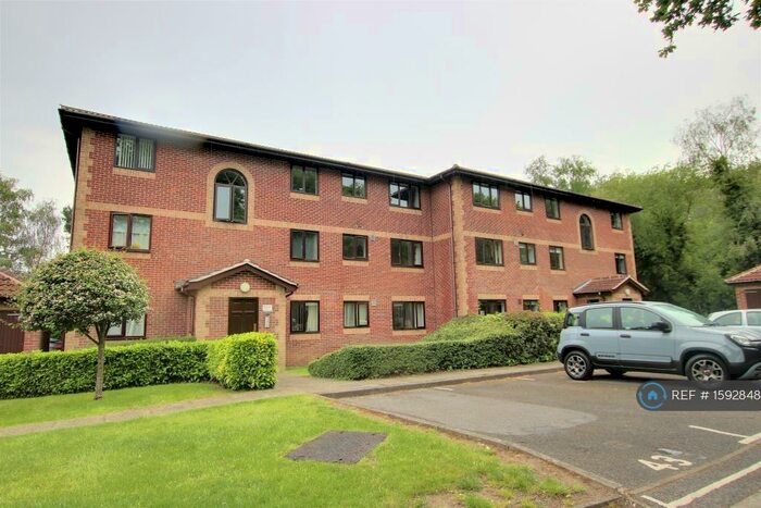 1 Bedroom Flat To Rent In Barrow Down Gardens, Southampton, SO19