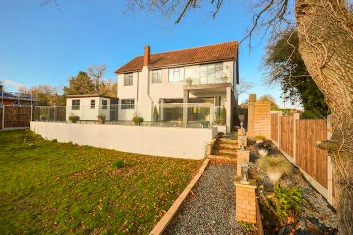 4 Bedroom House To Rent In Taverham Road, NR8