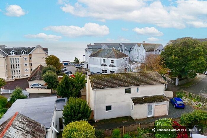 4 Bedroom Detached House For Sale In Emslie Road, Falmouth, TR11