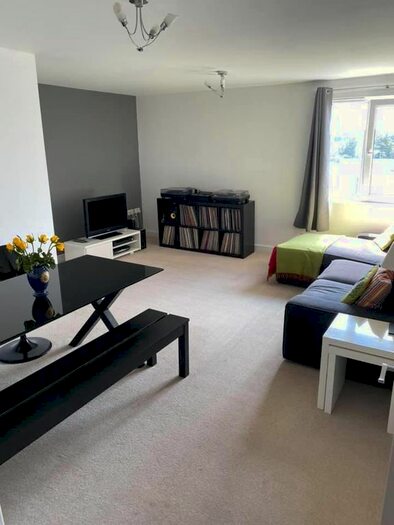 1 Bedroom Flat To Rent In Cedar House, Melliss Avenue, Richmond, TW9
