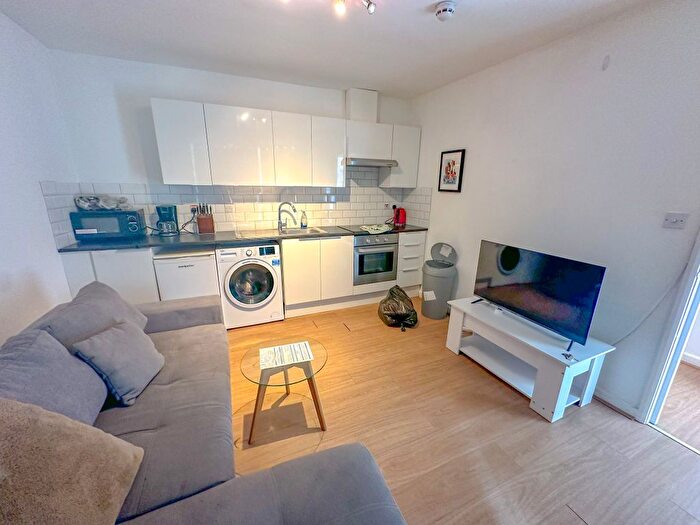 1 Bedroom Flat To Rent In Maple Street, Fitzrovia, London, W1T