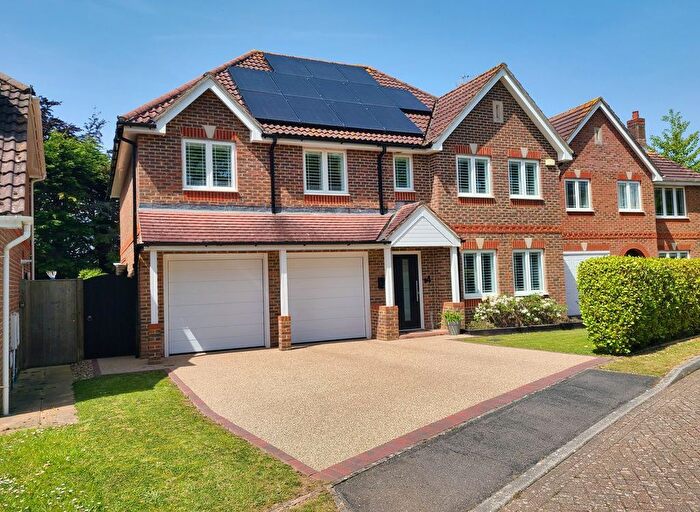 5 Bedroom Detached House For Sale In Honeysuckle Gardens, Everton, SO41