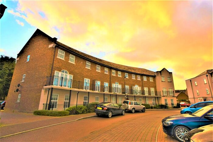 2 Bedroom Flat To Rent In Palladian Circus, Ingress Park, DA9