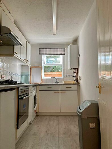 1 Bedroom Flat To Rent In Yeoman Close, London, E6