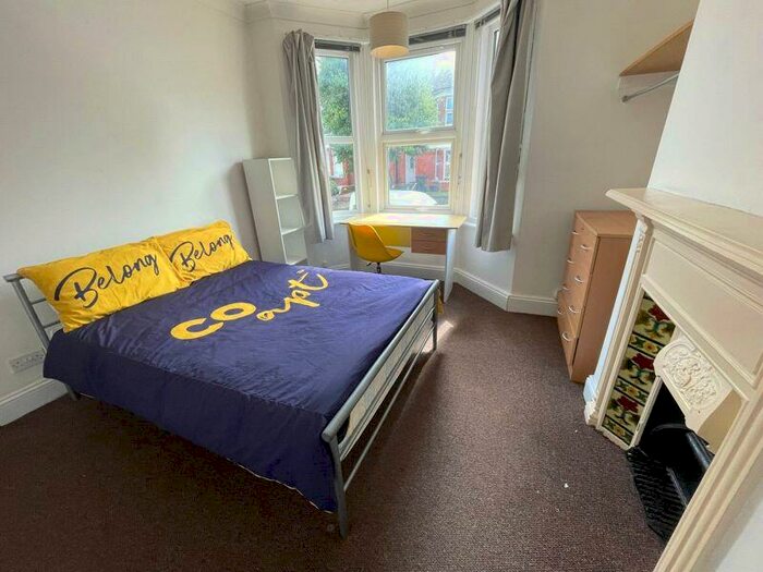 4 Bedroom Terraced House To Rent In Riley Road, Brighton, BN2