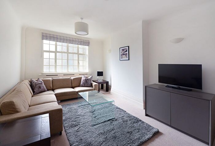 5 Bedroom Flat To Rent In Park Road, London, NW8