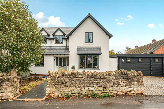 4 Bedroom Detached House For Sale In Little Herberts Road, Charlton Kings, Cheltenham, GL53
