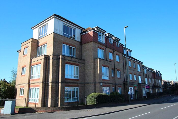 2 Bedroom Flat To Rent In Staines Road West, Ashford, TW15