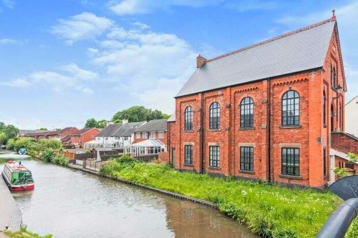 2 Bedroom Flat To Rent In Lichfield Street, Tamworth, B78