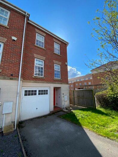 3 Bedroom Semi-Detached House To Rent In Sulis Gardens, Worksop, S81