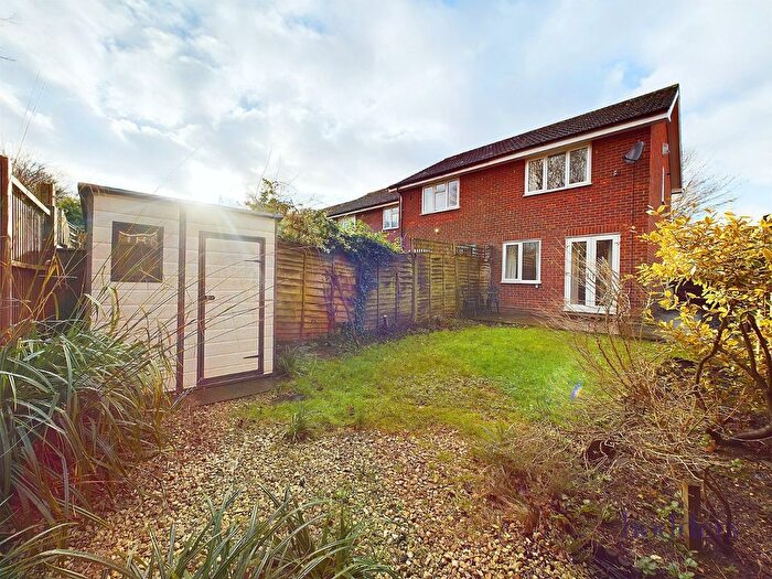 2 Bedroom End Of Terrace House To Rent In Quincy Road, Egham, Surrey, TW20
