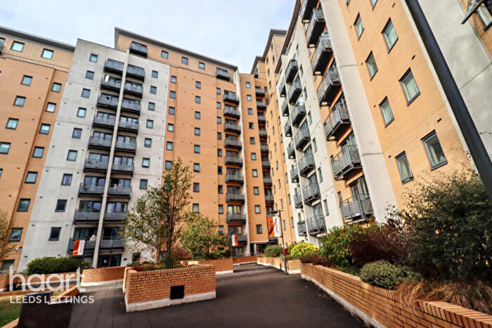 2 Bedroom Apartment To Rent In Elmwood Lane, Leeds, LS2