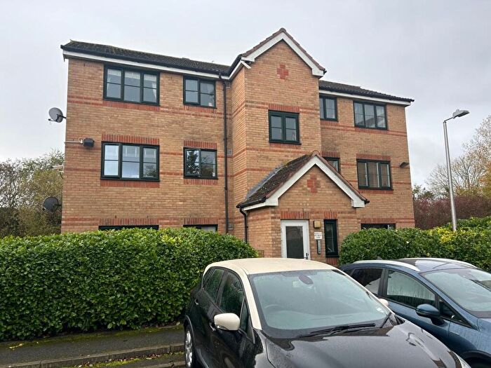 2 Bedroom Flat To Rent In Bell-Reeves Close, Stanford-Le-Hope, SS17