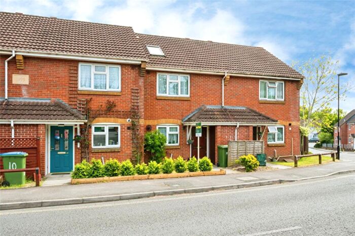 3 Bedroom Terraced House For Sale In Wessex Lane, Southampton, Hampshire, SO18