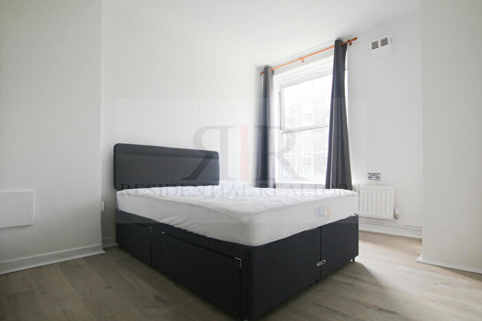 3 Bedroom Apartment To Rent In Rudge House, Llewellyn Street, SE16