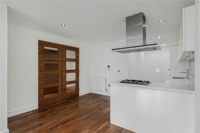 2 Bedroom Apartment To Rent In Nelson Street, Shadwell, London, E1