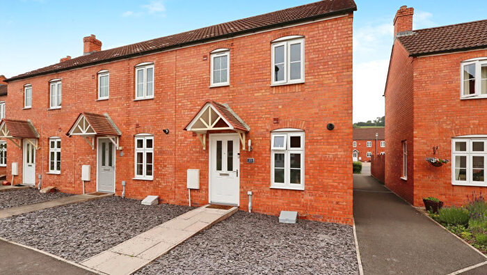 3 Bedroom End Of Terrace House For Sale In Compton Close, Glastonbury, BA6