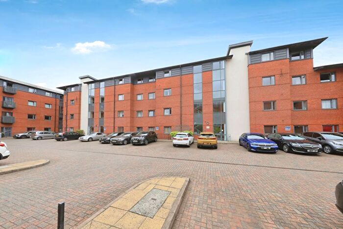 2 Bedroom Flat For Sale In Broad Gauge Way, Wolverhampton, West Midlands, WV10