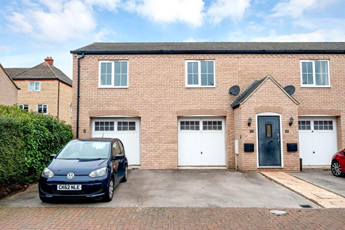 1 Bedroom Coach House For Sale In Barnes Court, Stamford, PE9