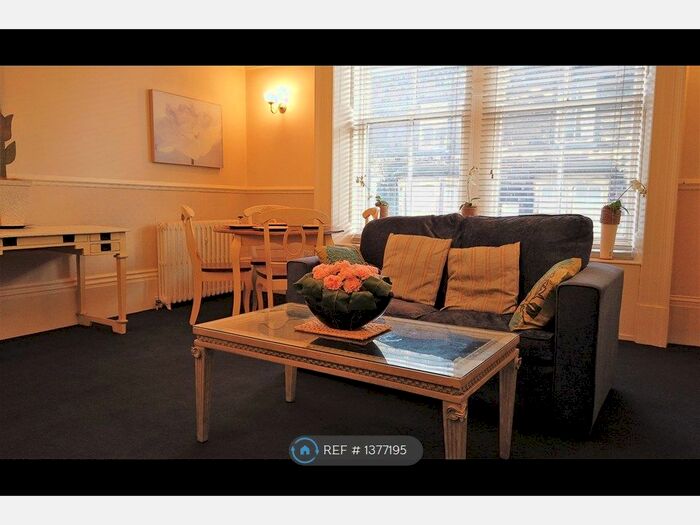 1 Bedroom Flat To Rent In Balmoral Place, Halifax, HX1