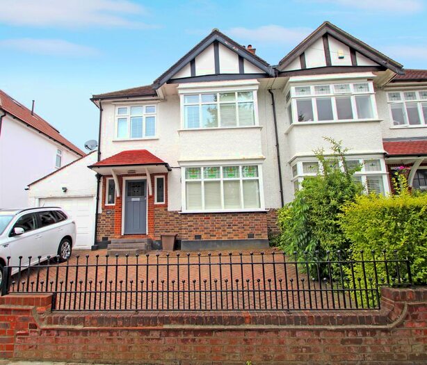 3 Bedroom Semi-Detached House To Rent In Alexandra Drive, Surbiton, Surrey, KT5
