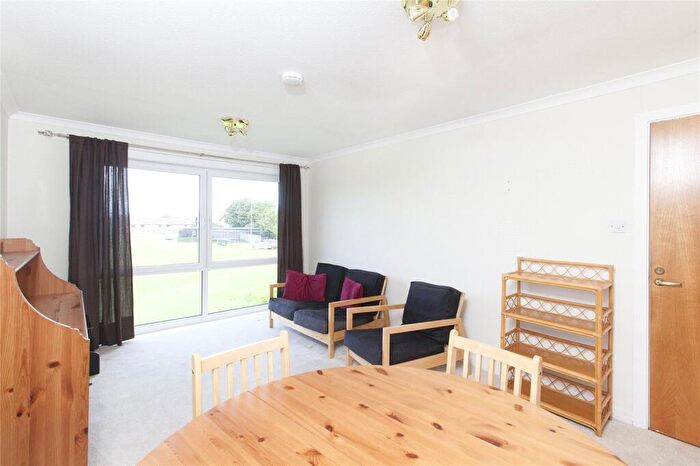 2 Bedroom Flat To Rent In Myreside Court, Edinburgh, EH10