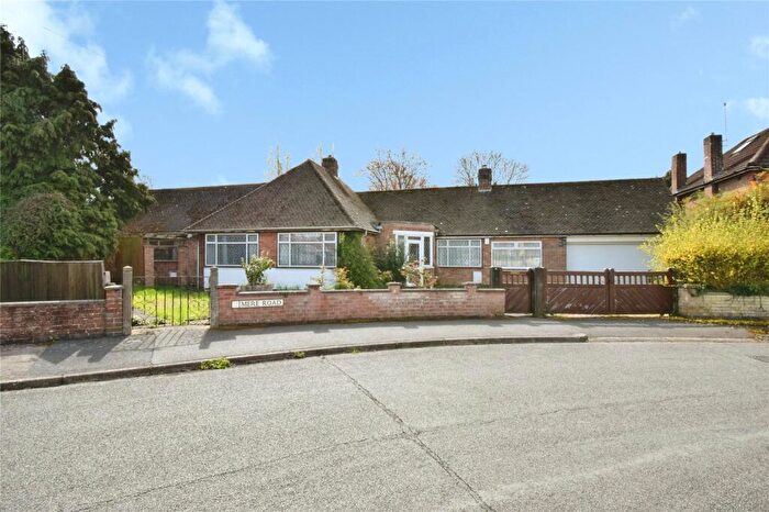 3 Bedroom Bungalow For Sale In Mere Road, Wigston, Leicestershire, LE18