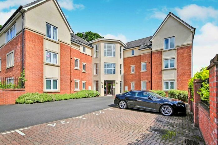 2 Bedroom Flat To Rent In Windsor Court, Rowlands Gill, Tyne And Wear, NE39