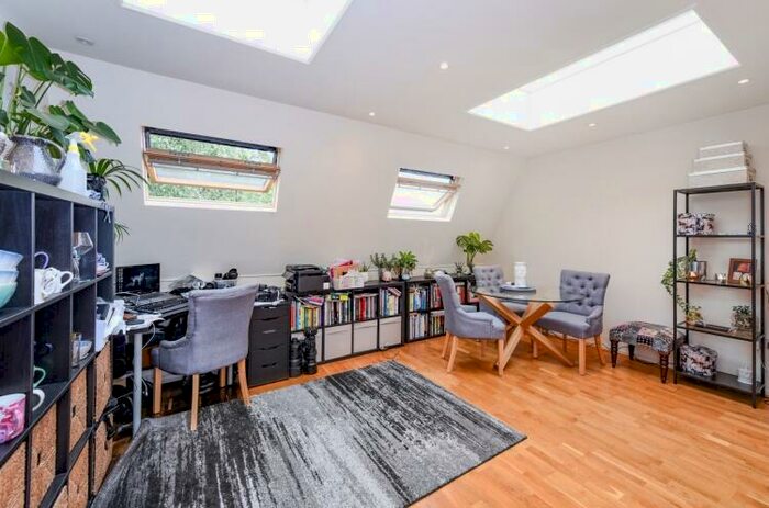 2 Bedroom Apartment To Rent In Kilburn Place London, NW6