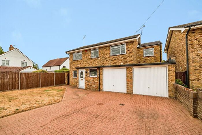 4 Bedroom Detached House For Sale In Crosthwaite Way, Slough, SL1
