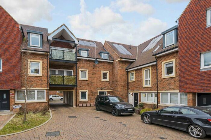 2 Bedroom Flat To Rent In Ash Tree Close Orpington, BR6