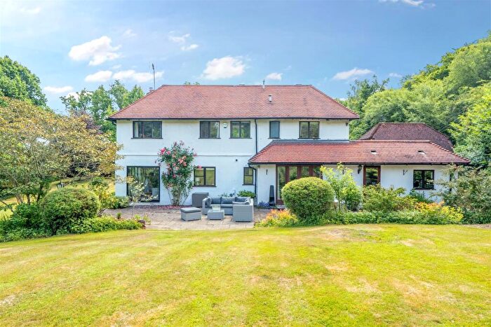 4 Bedroom Detached House To Rent In Holdfast Lane, Haslemere, GU27