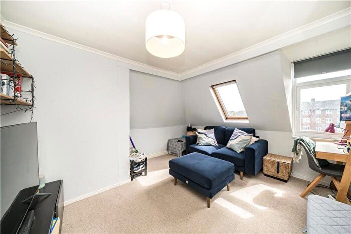 2 Bedroom Flat For Sale In Coldharbour Lane, Loughborough Junction, SE5