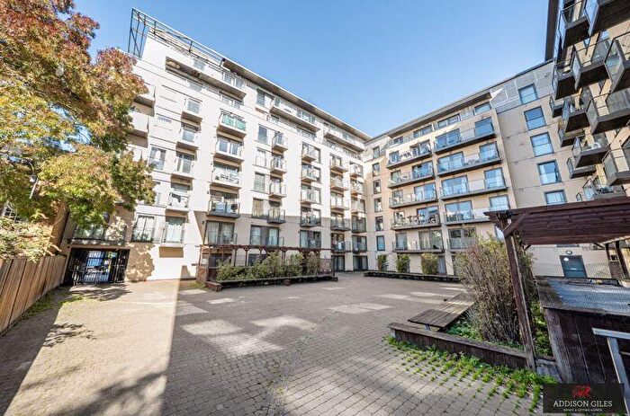1 Bedroom Flat To Rent In High Street, Slough, SL1