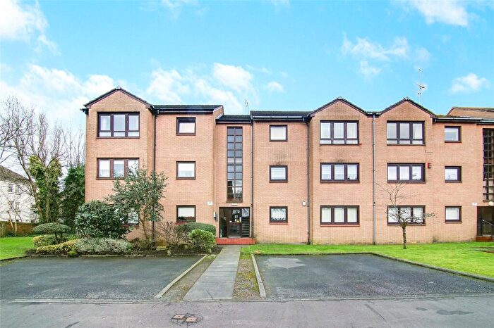 2 Bedroom Flat For Sale In Spiers Grove, Thornliebank, Glasgow, East Renfrewshire, G46