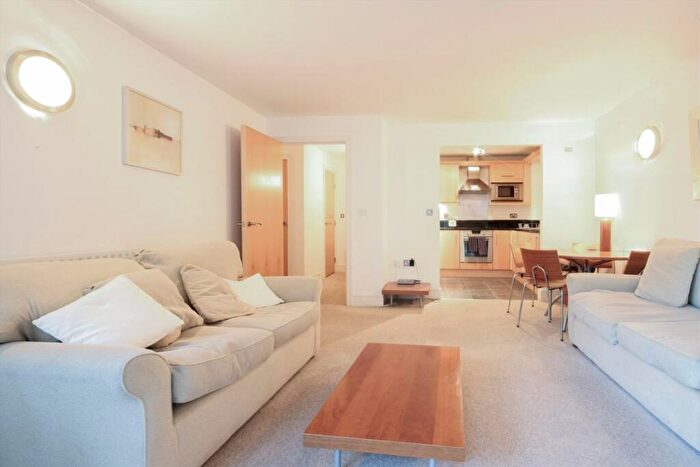 2 Bedroom Flat To Rent In Cassilis Road, Canary Wharf, E14