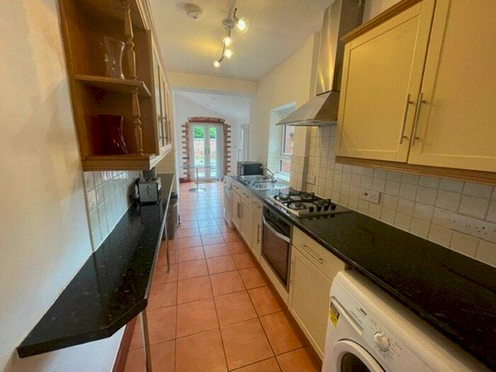 3 Bedroom Terraced House To Rent In Hartopp Road, Leicester, LE2
