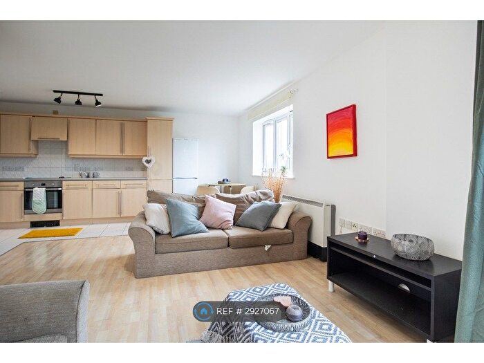 2 Bedroom Flat To Rent In Napier Road, Reading, RG1