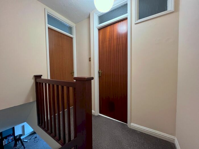 1 Bedroom Semi-Detached House To Rent In Nightingale Close, Cove, Farnborough, GU14