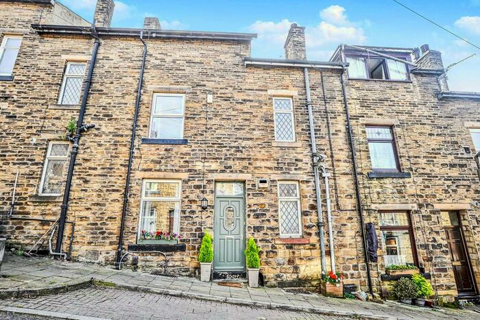 3 Bedroom Terraced House To Rent In Oak Grove, Keighley, West Yorkshire, BD21