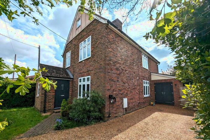 4 Bedroom Detached House To Rent In West End, Woking, GU24