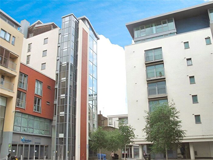 2 Bedroom Flat To Rent In Hardwicks Square, London, SW18