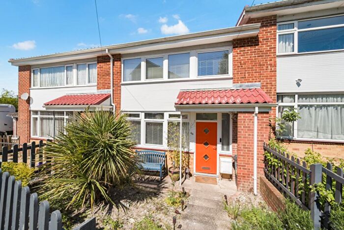 3 Bedroom Terraced House For Sale In Highlands Road, Andover., SP10