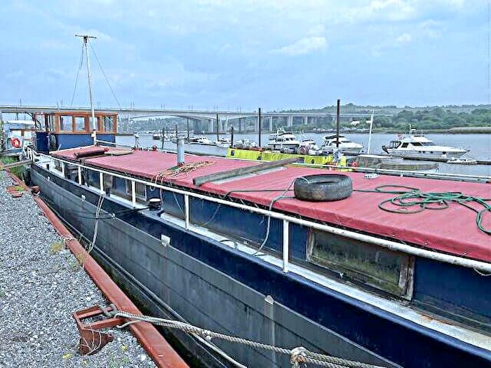 1 Bedroom Houseboat For Sale In Station Road, Rochester, ME2