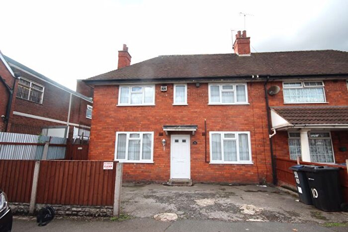 3 Bedroom Semi-Detached House To Rent In Berkeley Road, Yardley, Birmingham, B25