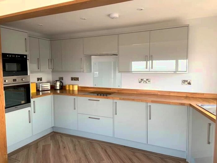 2 Bedroom Flat To Rent In Flat, Tryfan, Benllech, Tyn-Y-Gongl, Gwynedd, LL74